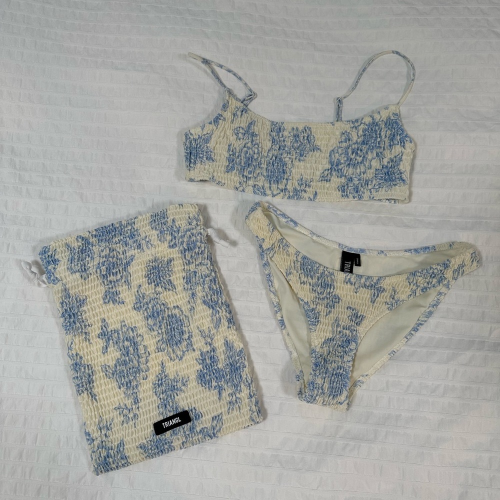 Triangl white and blue square top bikini set - Picture 1 of 2